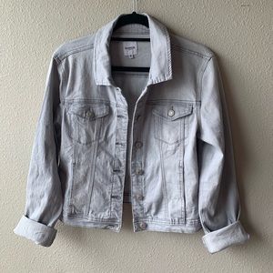 Grey denim jacket ⭐️ *NEW WITHOUT TAGS*